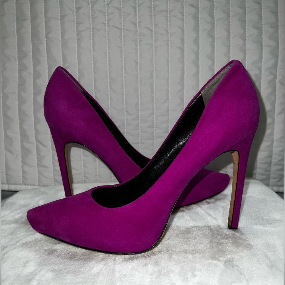 Woman’s Rachel Roy Pumps